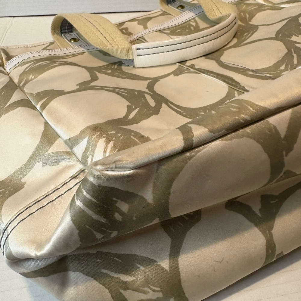 Coach Beige and Olive Tote Bag beautiful bag, come with dust bag - Picture 13 of 13